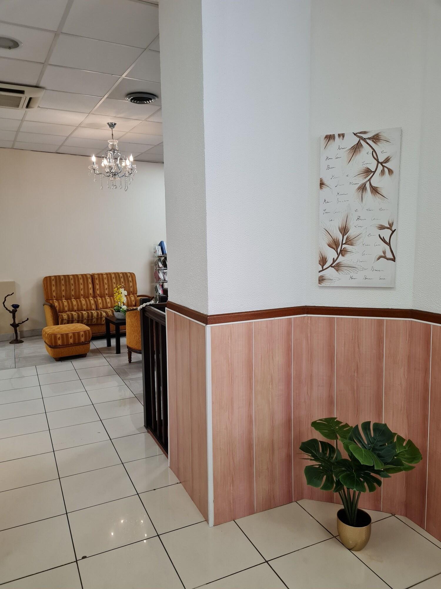 Hotel Le Milan Lourdes Exterior photo